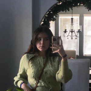 Meet your Posher, Adamari